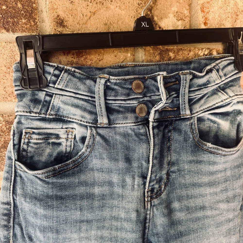 Raw hem Flare Jeans in Classic Blue - Picture 3 of 9